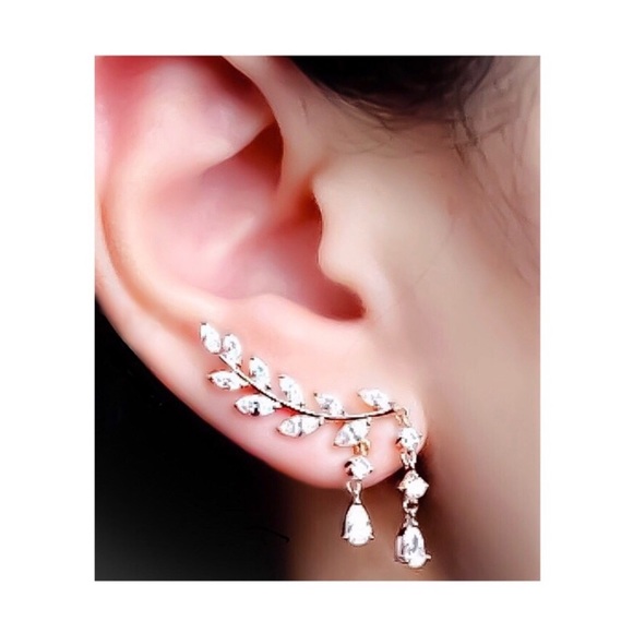 Jewelry - Silver Tone Crystal Ear Crawlers w/Drops